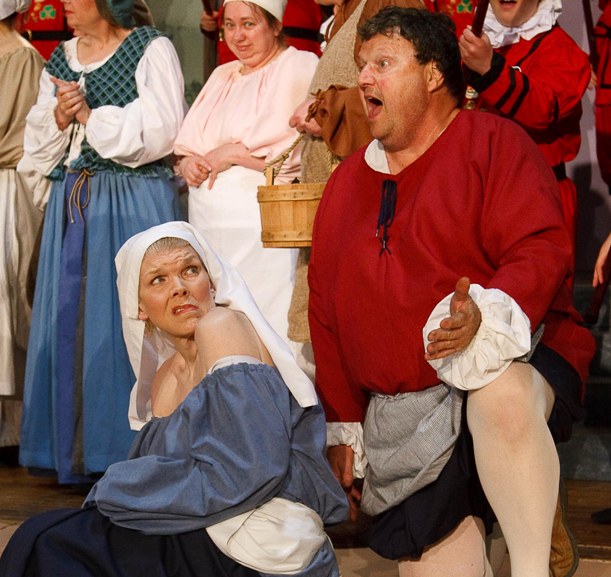 Bob in The Yeomen of the Guard 2009, with Björna-Erika Rennie